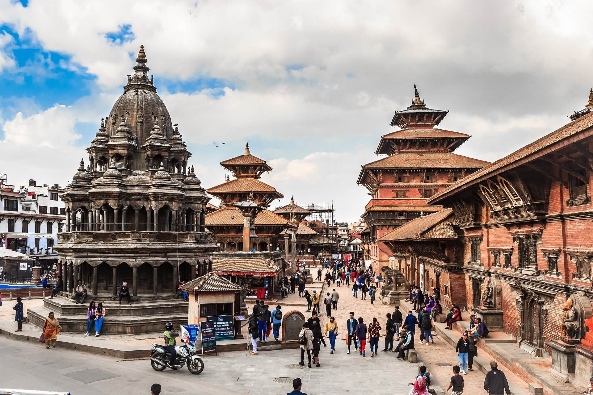 Poonhill Ghorepani Trek and Kathmandu City Tour, kathmandu and pokhara tour, kathmandu pokhara tour, kathmandu valley tour, temple tour in kathmandu, explore kathmandu valley, kathmandu valley and chitwan jungle safari, hindu pilgrims tour, nepal temples and pagodas tours